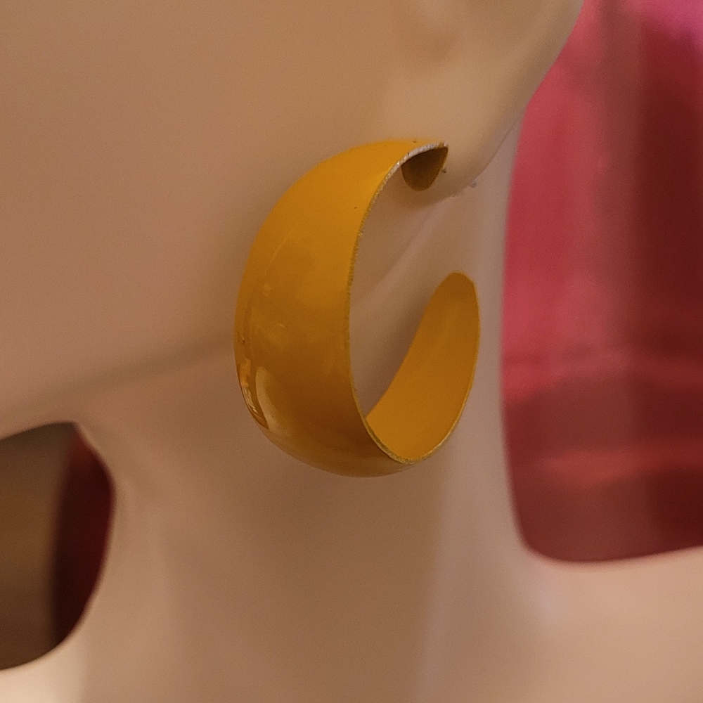 Vintage Yellow metal hoop Earrings